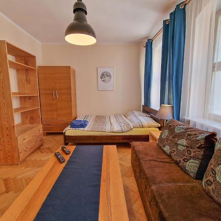 Appartement Apartament Ksiezycowy à Stary Toruń Extérieur photo